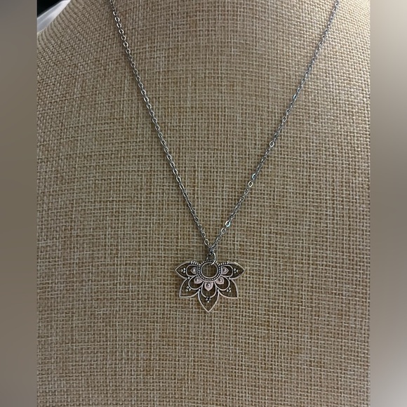 3 for $10 Silver Tone Mandala Lotus Pendant and Chain New - Picture 2 of 4